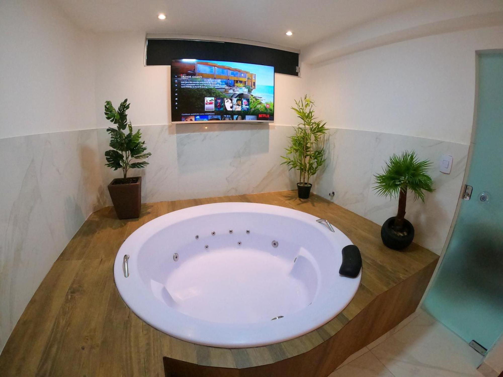 Th 101 - Flat Com Banheira De Hidromassagem Apartment Говернадор Валадарес Екстериор снимка